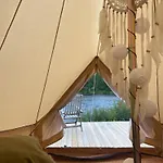 River Glamping - Jordet, Lüks kamp alanı Trysil